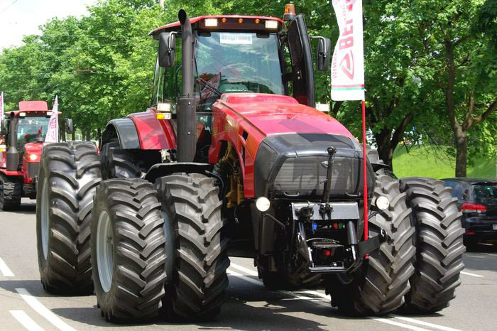MTZ prezintă lumii tractorul Belarus-4522 − cel mai puternic tractor în CSI