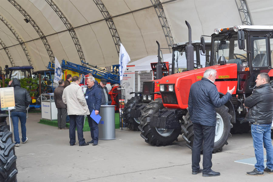 MTZ Lider a prezentat un nou model de tractor Belarus la expoziția Moldagrotech