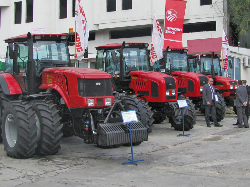 Tractoare MTZ în Casei de Comerț MTZ LIDER