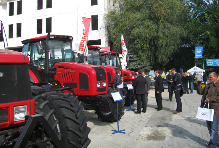 Tractor Belarus-3022 