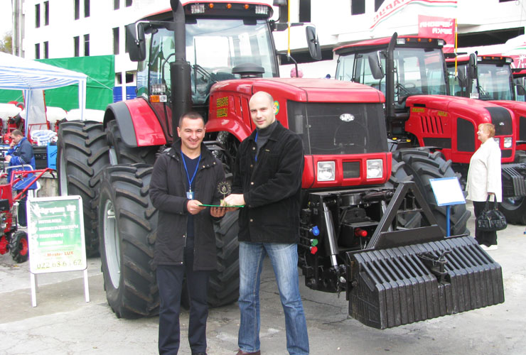 Tractor Belarus-3022 